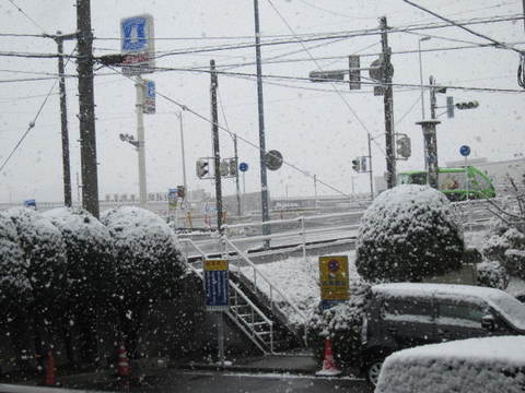 初雪・交差点２.JPG