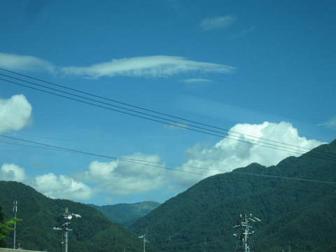 １・中央道空４雲.JPG