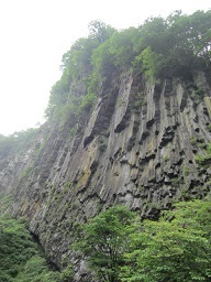 ４・華厳の滝岩肌.JPG